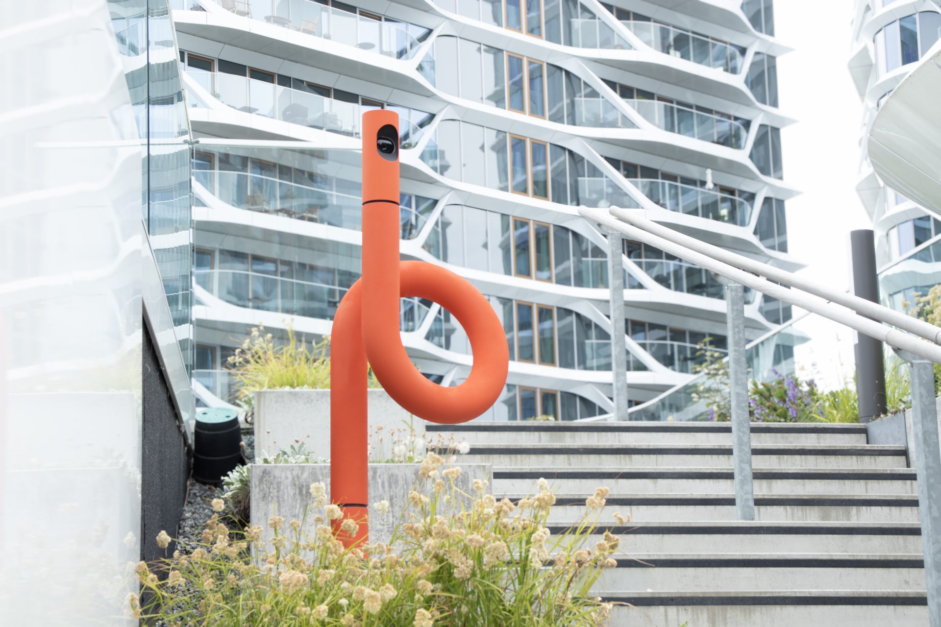 Видеонаблюдение может быть красивым — у Swift Creatives это реально работает картинка Swift Creatives превращает видеонаблюдение в арт-объекты