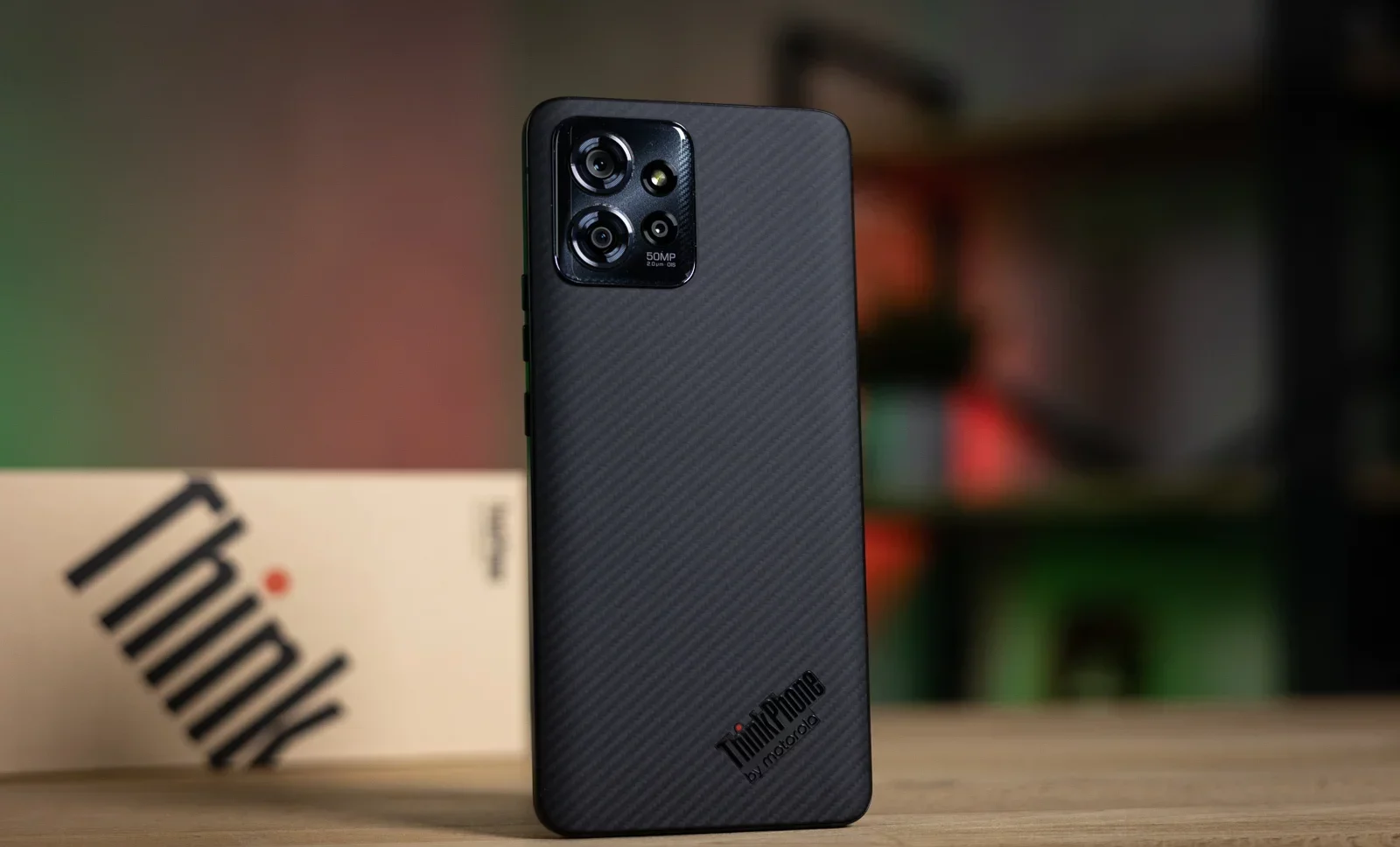 Ваш новый смартфон ужасен, и дело не в камере. Производители всё делают не так