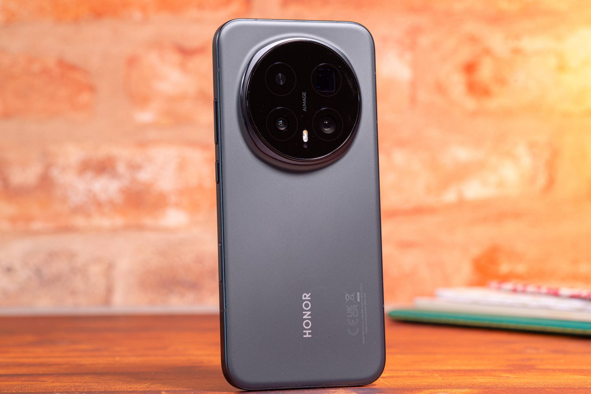 Запредельная цена и крутое железо: Honor Magic8 Pro наконец-то вышел, но никто его не купит