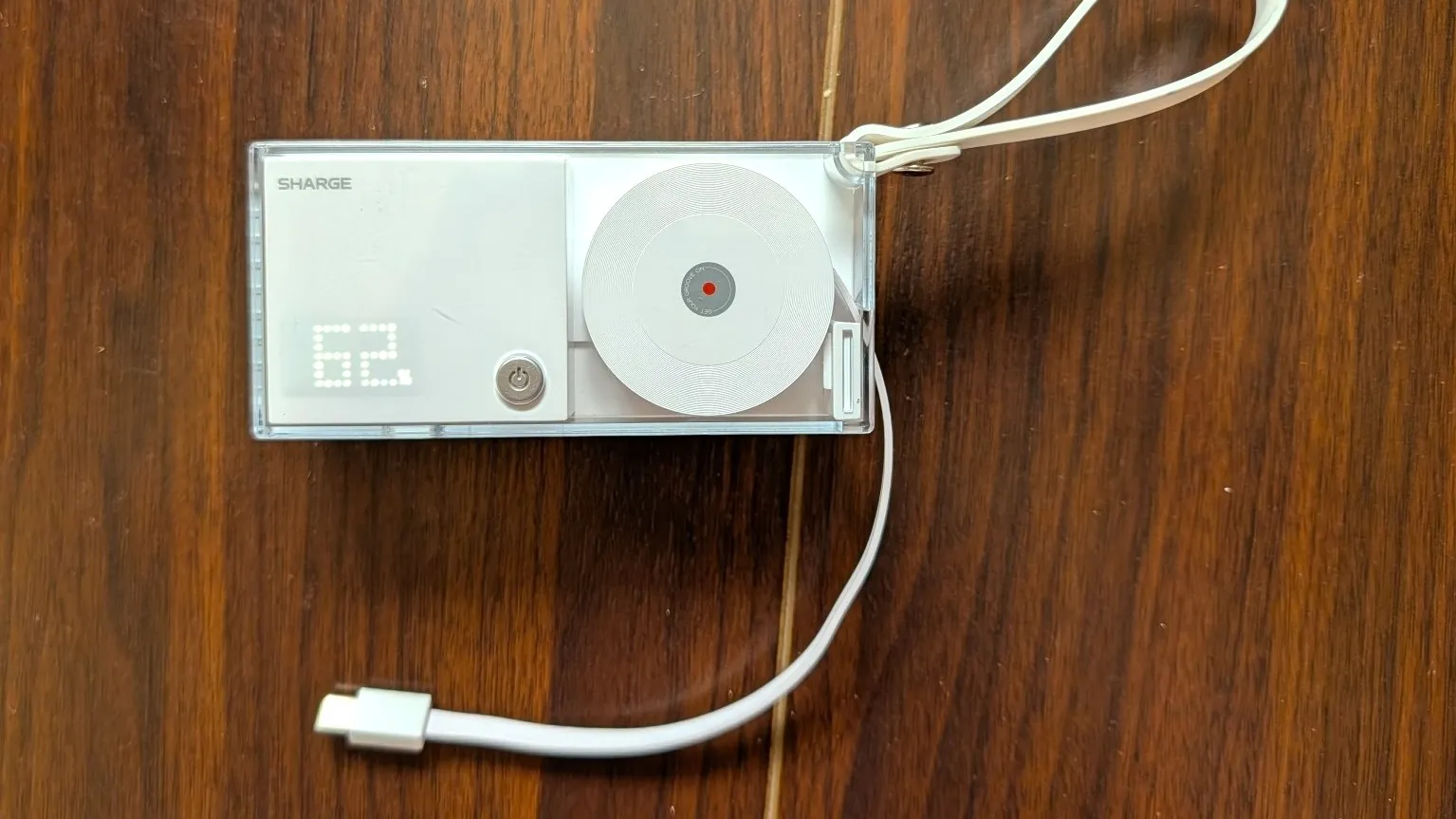 Зарядки Sharge — это провал: платить 8 тыс. за экран на адаптере и стеклянный пауэрбанк — безумие картинка Зарядки Sharge — это провал: платить 8 тыс. за экран на адаптере и стеклянный пауэрбанк — безумие фото