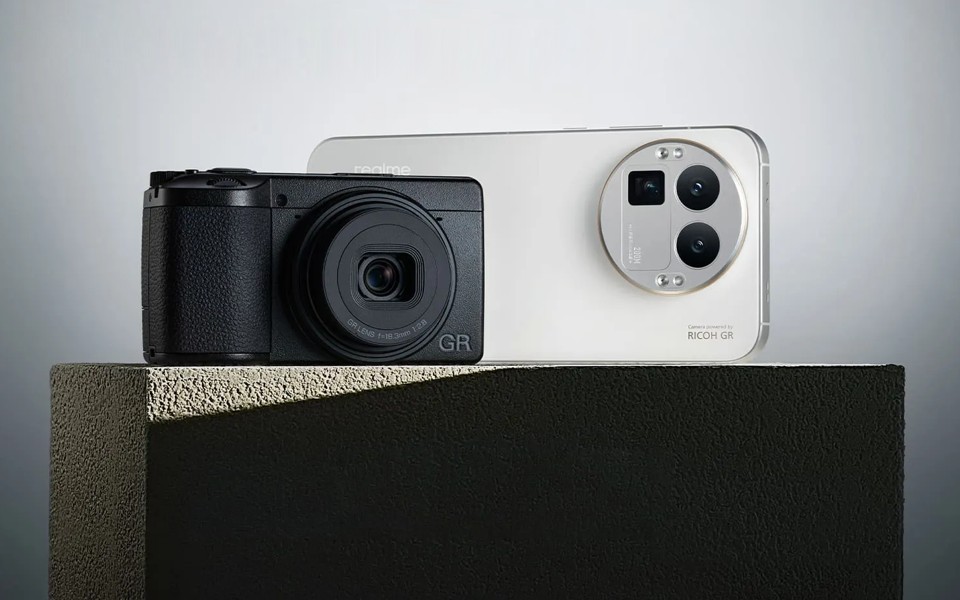 527064Зря они повесили шильдик Ricoh на Realme GT 8 Pro: что не так с «лучшим камерофоном»
