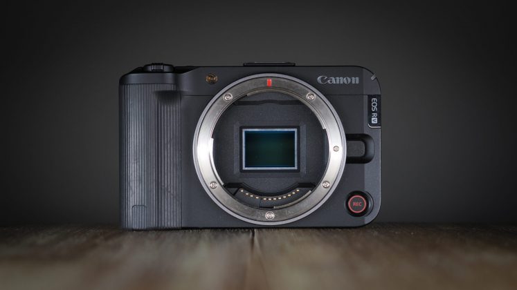 Canon EOS R50 V