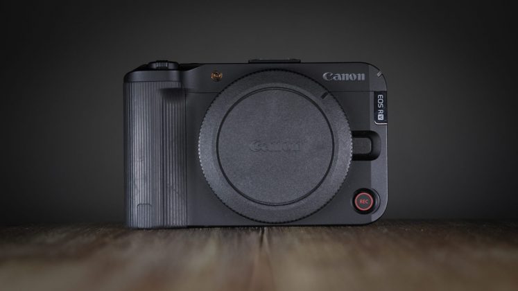 Canon EOS R50 V