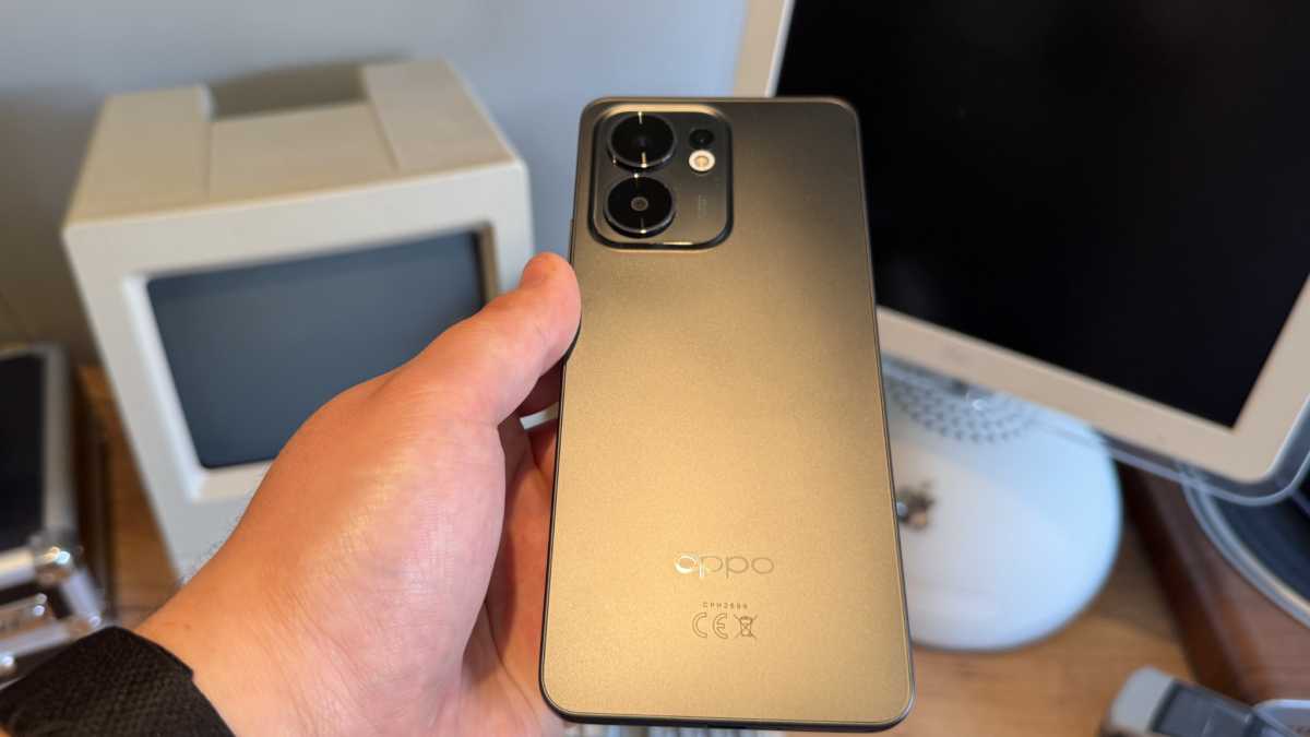 Обзор Oppo Reno 13 FS: элегантный дизайн и прочность по выгодной цене картинка Oppo Reno 13 FS