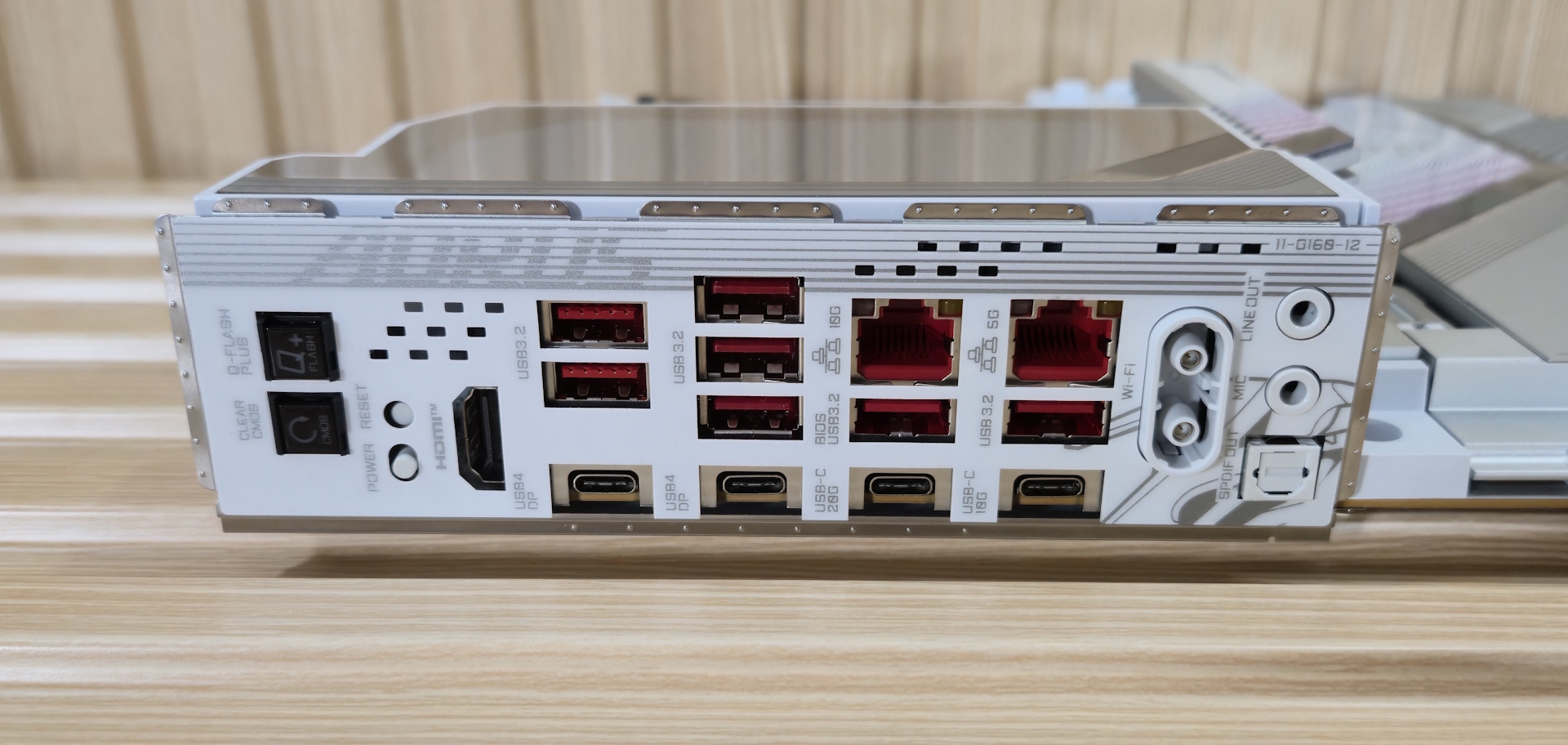 Обзор X870E Aorus Master X3D Ice: обновленная версия для чипов X3D картинка Gigabyte X870E Aorus Master X3D Ice