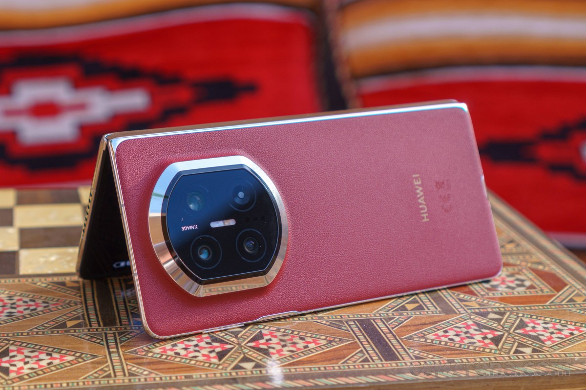 Обзор Huawei Mate X7: складной телефон с большими амбициями картинка Huawei Mate X7