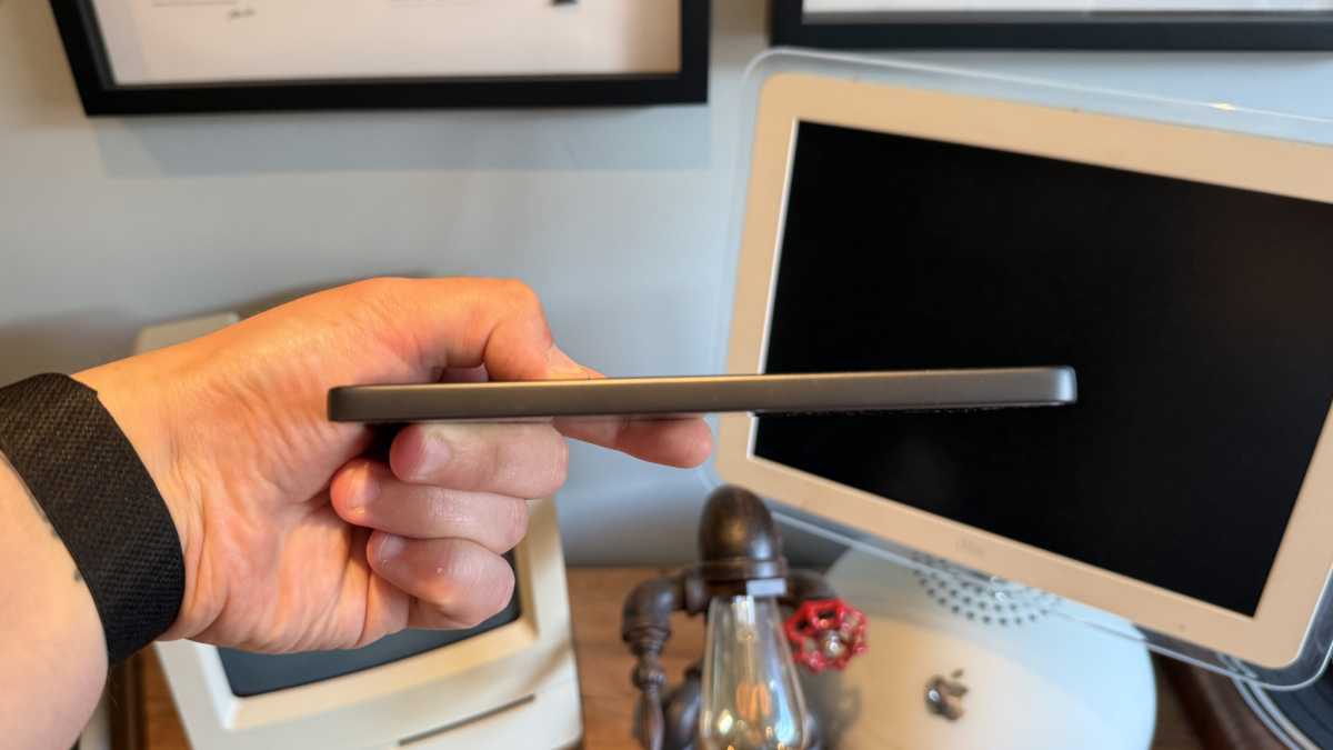 Обзор Oppo Reno 13 FS: элегантный дизайн и прочность по выгодной цене картинка Oppo Reno 13 FS