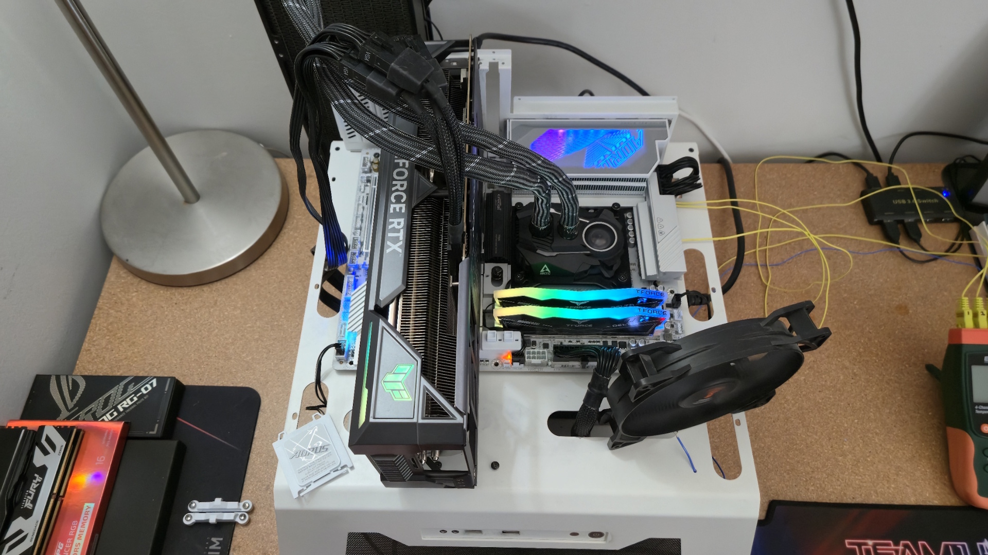 Обзор X870E Aorus Master X3D Ice: обновленная версия для чипов X3D картинка Gigabyte X870E Aorus Master X3D Ice