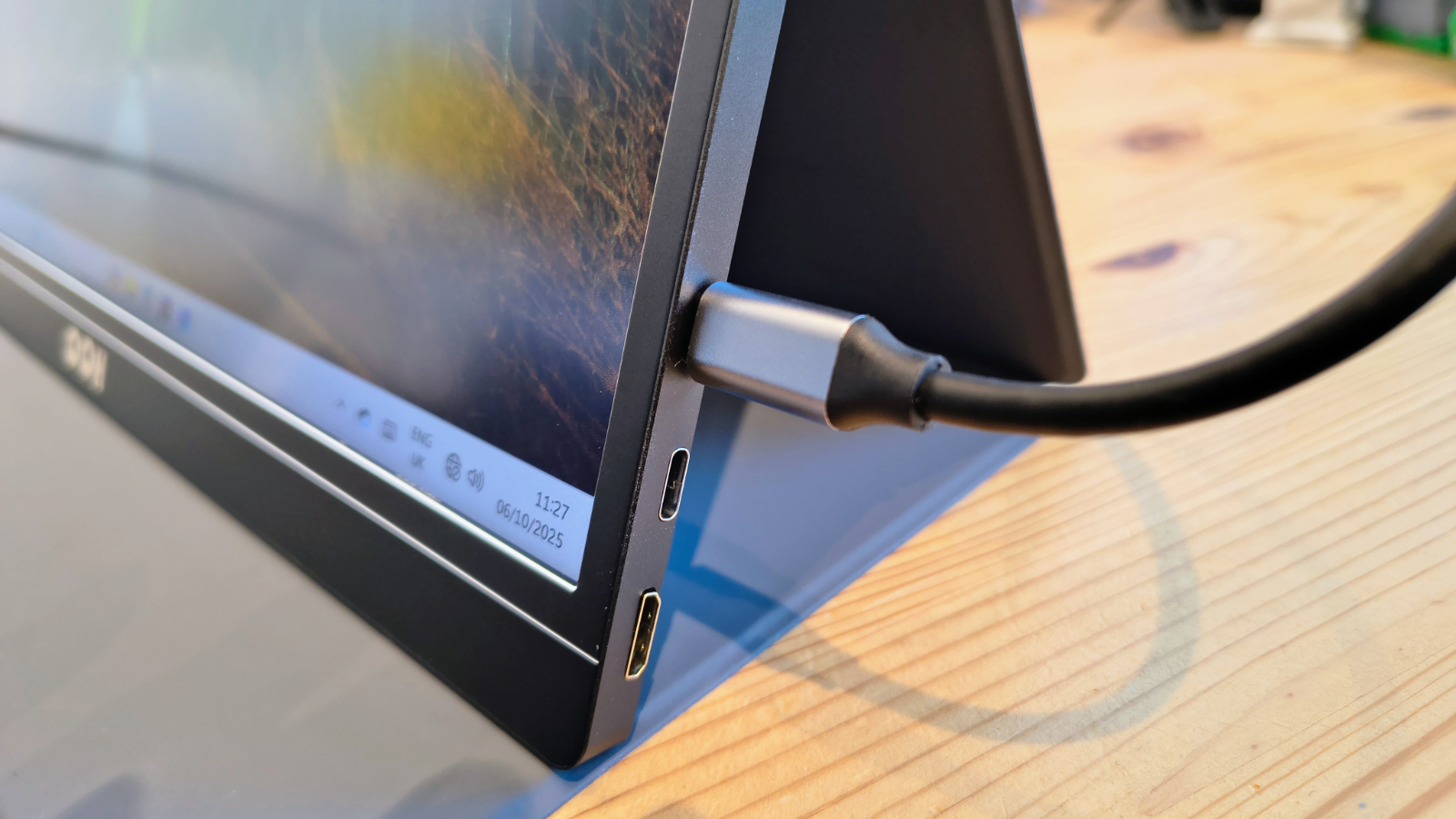 Обзор QQH Z12-4: портативный 4K-монитор картинка 4K-монитор QQH Z12-4 — бюджетный экран | DGL.RU