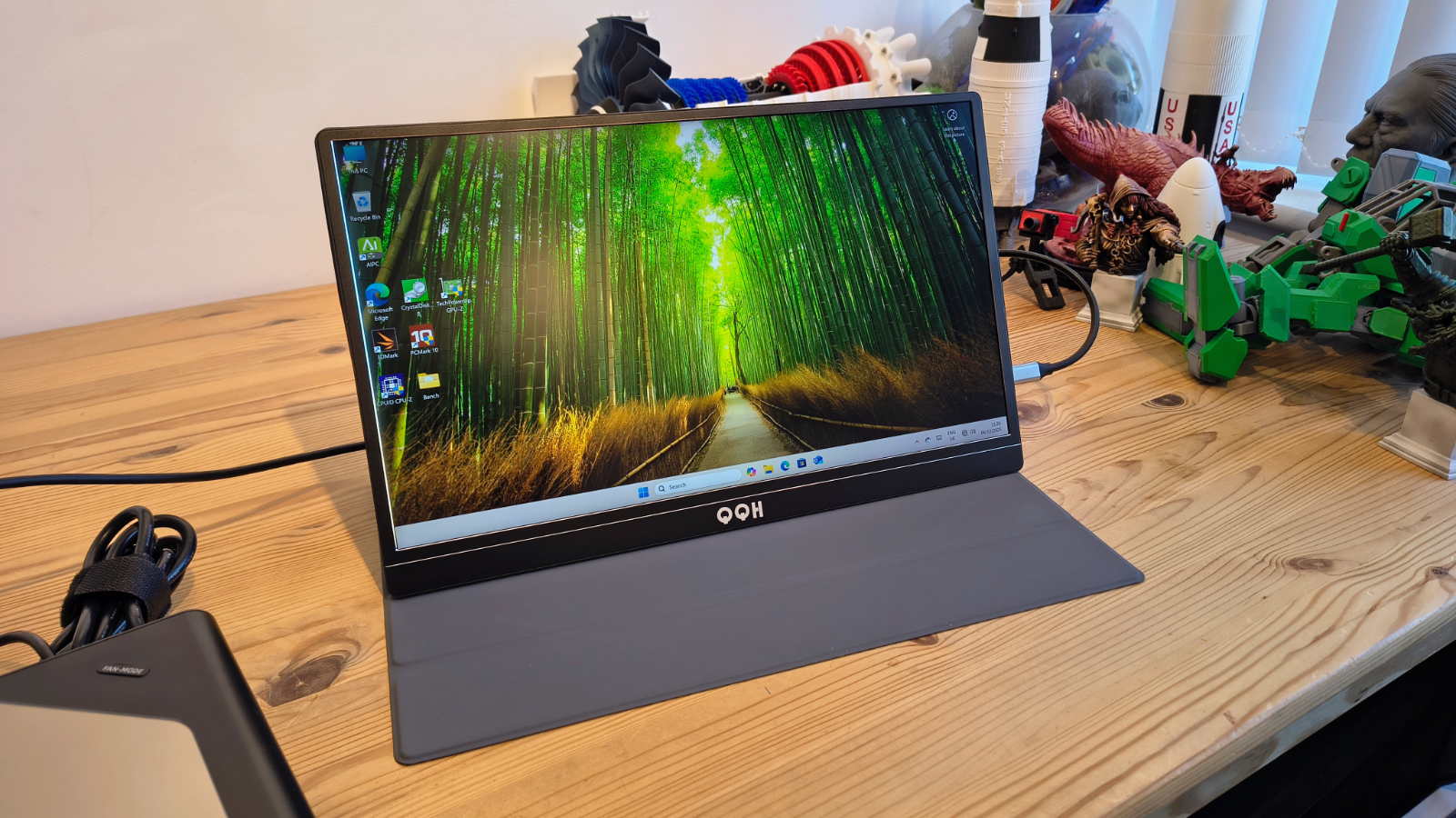 Обзор QQH Z12-4: портативный 4K-монитор картинка 4K-монитор QQH Z12-4 — бюджетный экран | DGL.RU