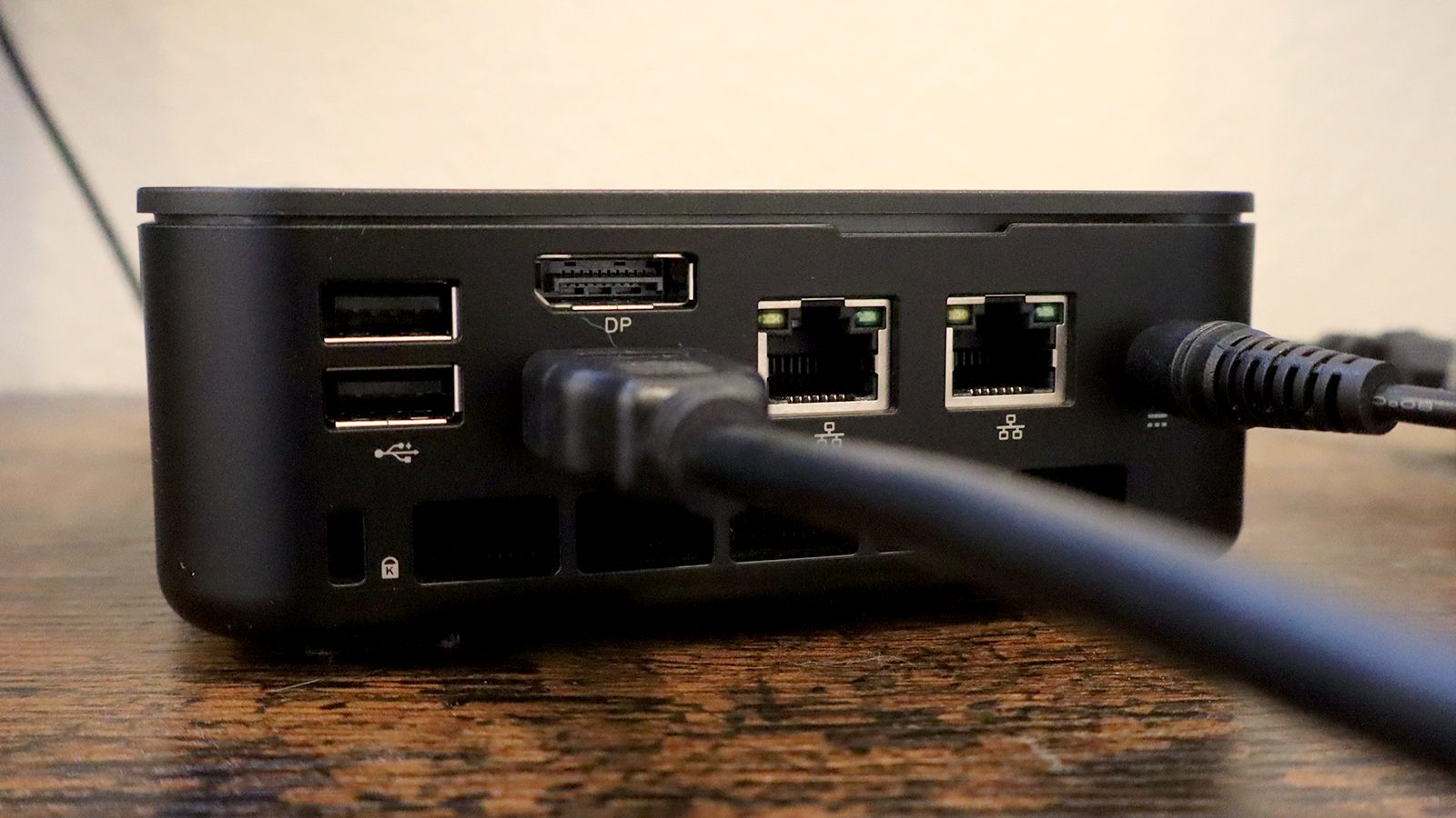 Acer Veriton NUC AI внезапно раскрывает слабые места мини-ПК картинка Acer Veriton NUC AI внезапно раскрывает слабые места мини-ПК