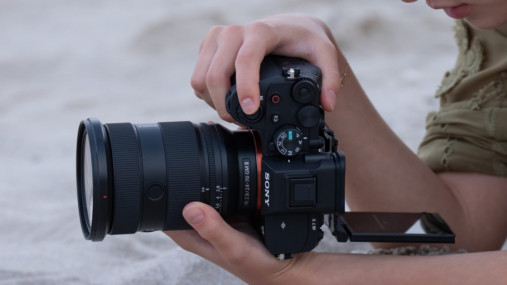 AI-фишки в новой Sony A7 V — это ошибка. За что просят 288 тысяч