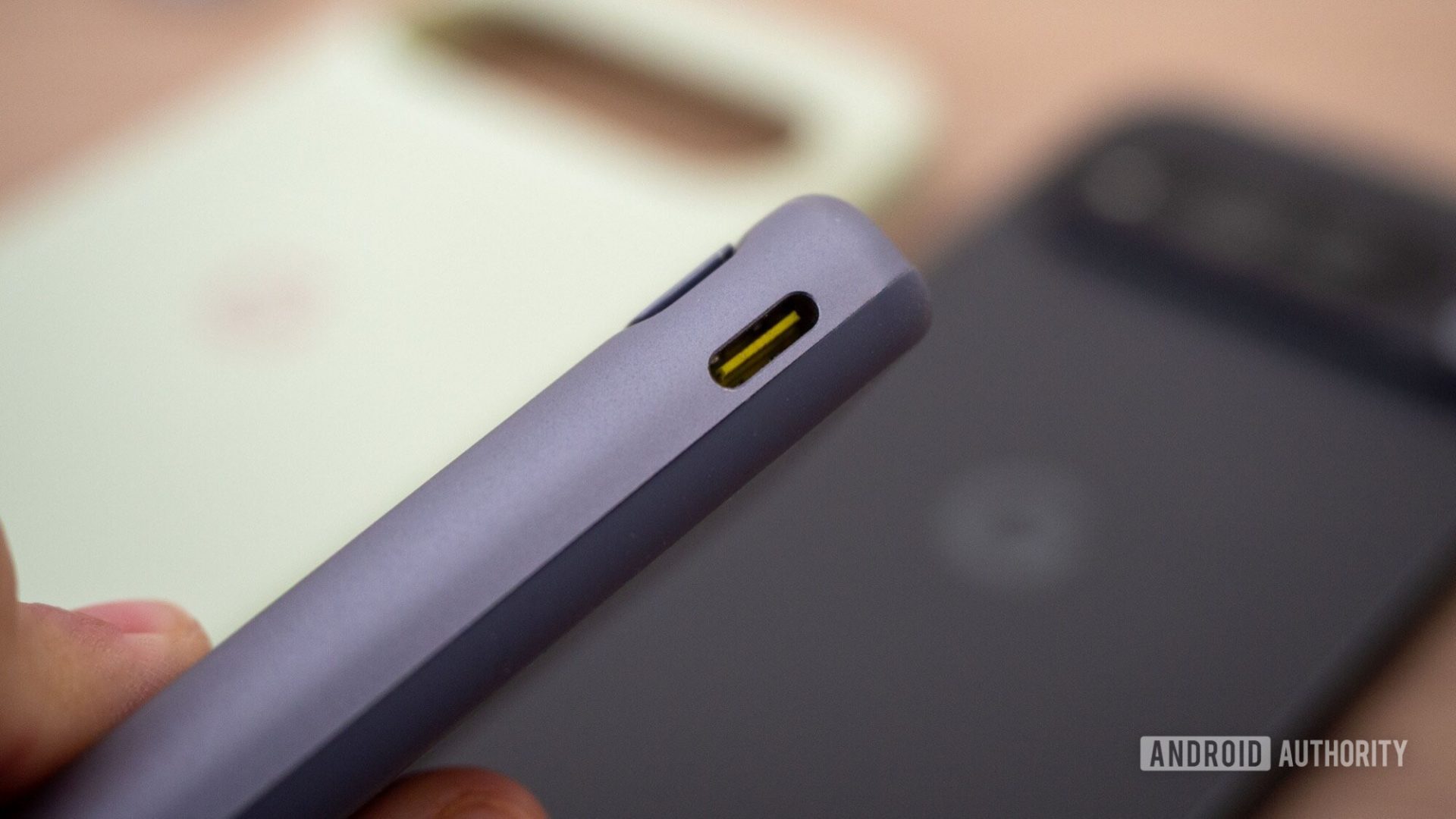 Обзор аккумулятора Baseus PicoGo Qi2: фаворит теста с Pixel 10 картинка Аккумулятор Baseus PicoGo Qi2: он маленький | DGL.RU