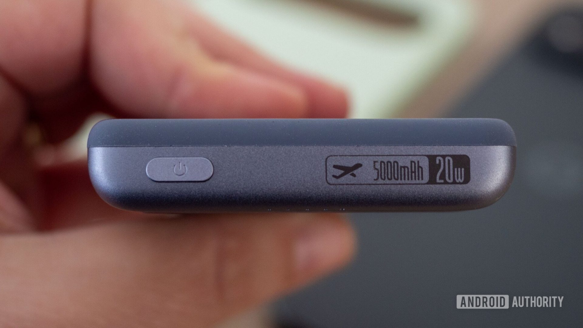 Обзор аккумулятора Baseus PicoGo Qi2: фаворит теста с Pixel 10 картинка Аккумулятор Baseus PicoGo Qi2: он маленький | DGL.RU