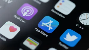 Конгресс давит на Apple и Google из-за приложений для слежки