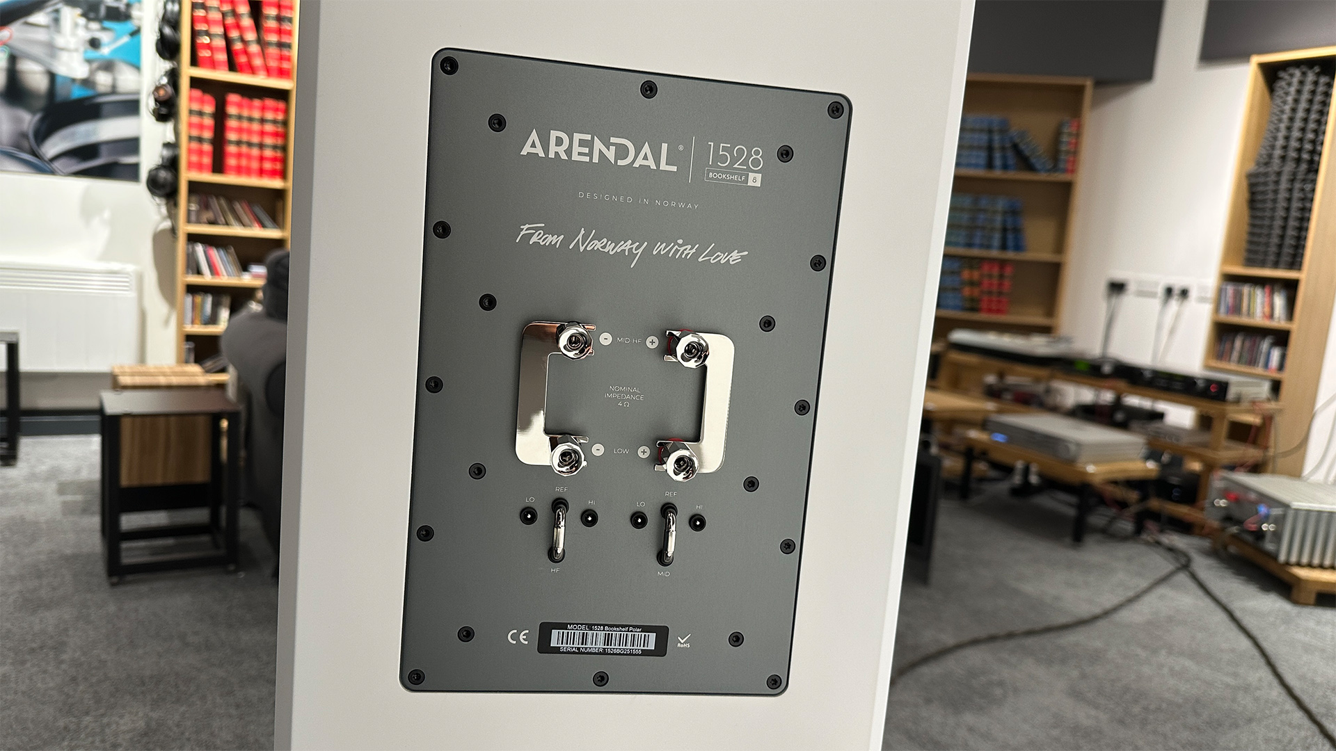 Обзор Arendal 1528 Bookshelf 8: норвежские колонки бросают вызов лидерам класса картинка Arendal 1528 Bookshelf 8 — мощные колонки | DGL.RU