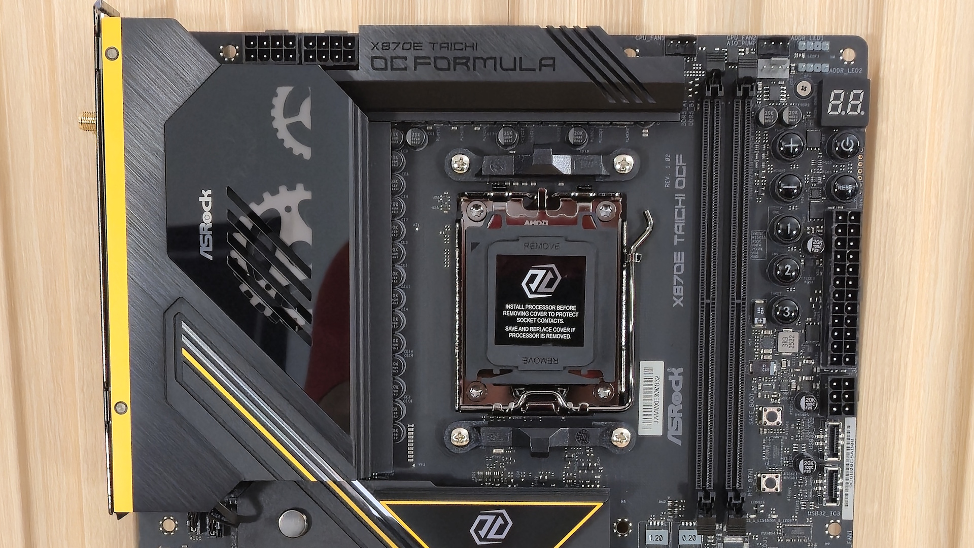 ASRock X870E Taichi OCF — плата для разгона | DGL.RU