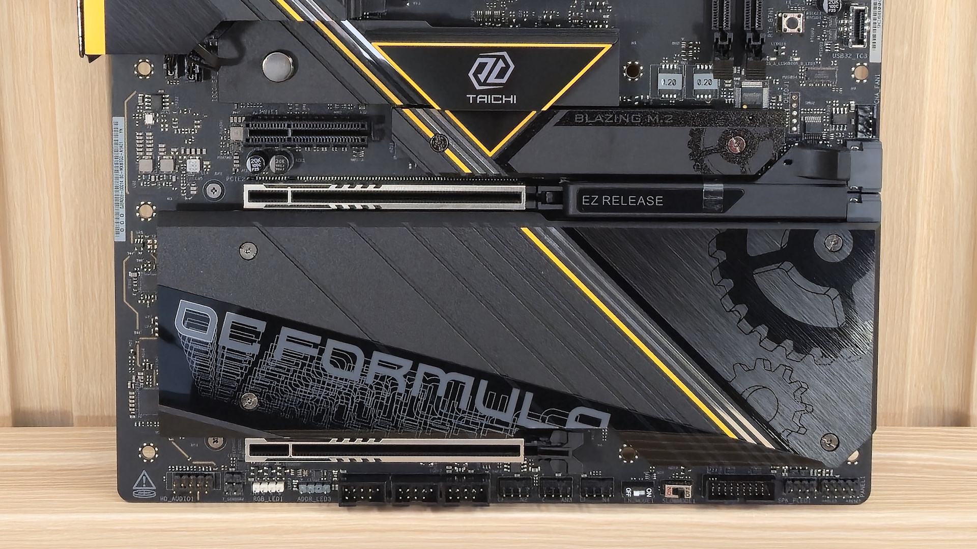 ASRock X870E Taichi OCF — плата для разгона | DGL.RU