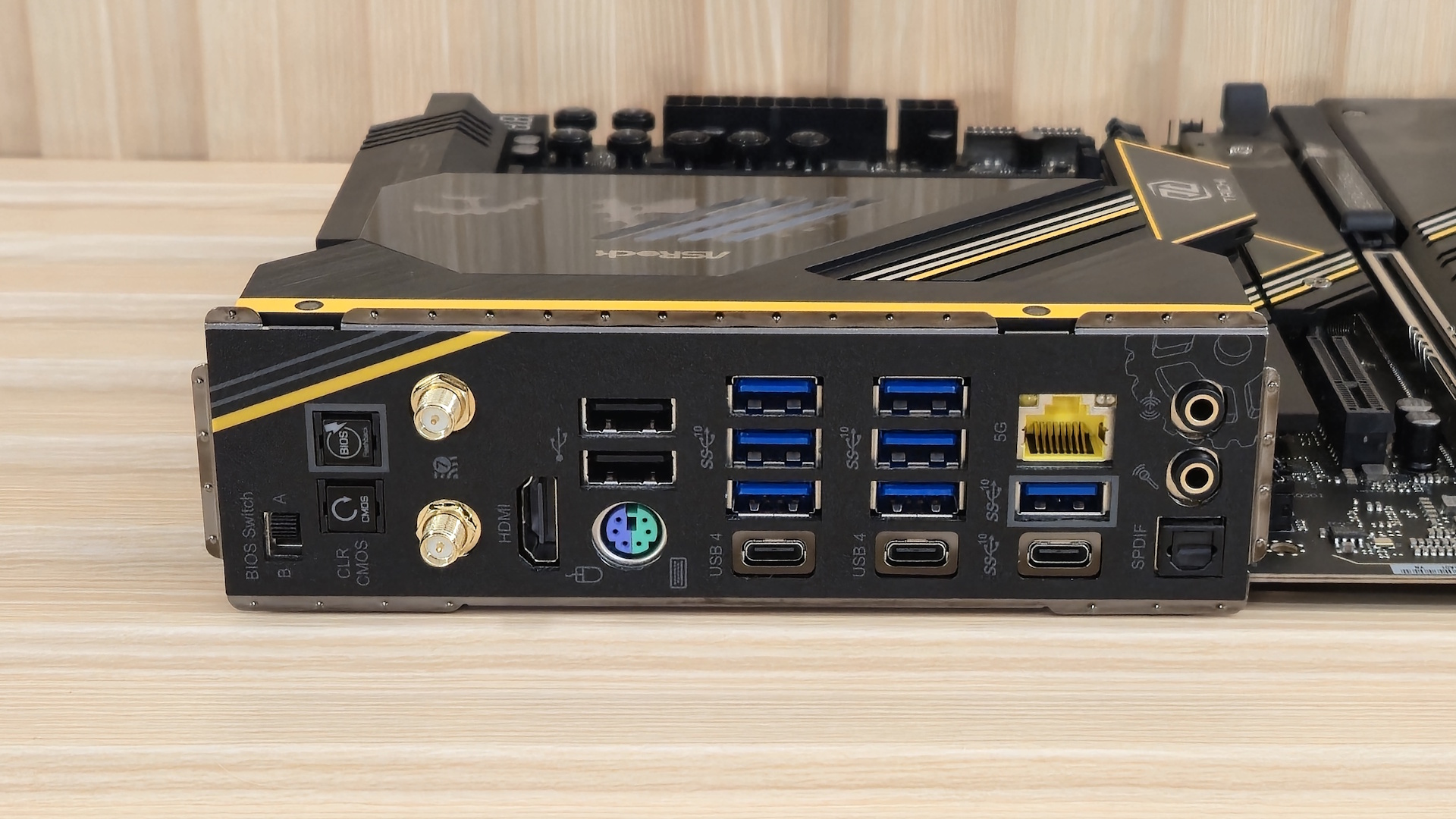 ASRock X870E Taichi OCF — плата для разгона | DGL.RU