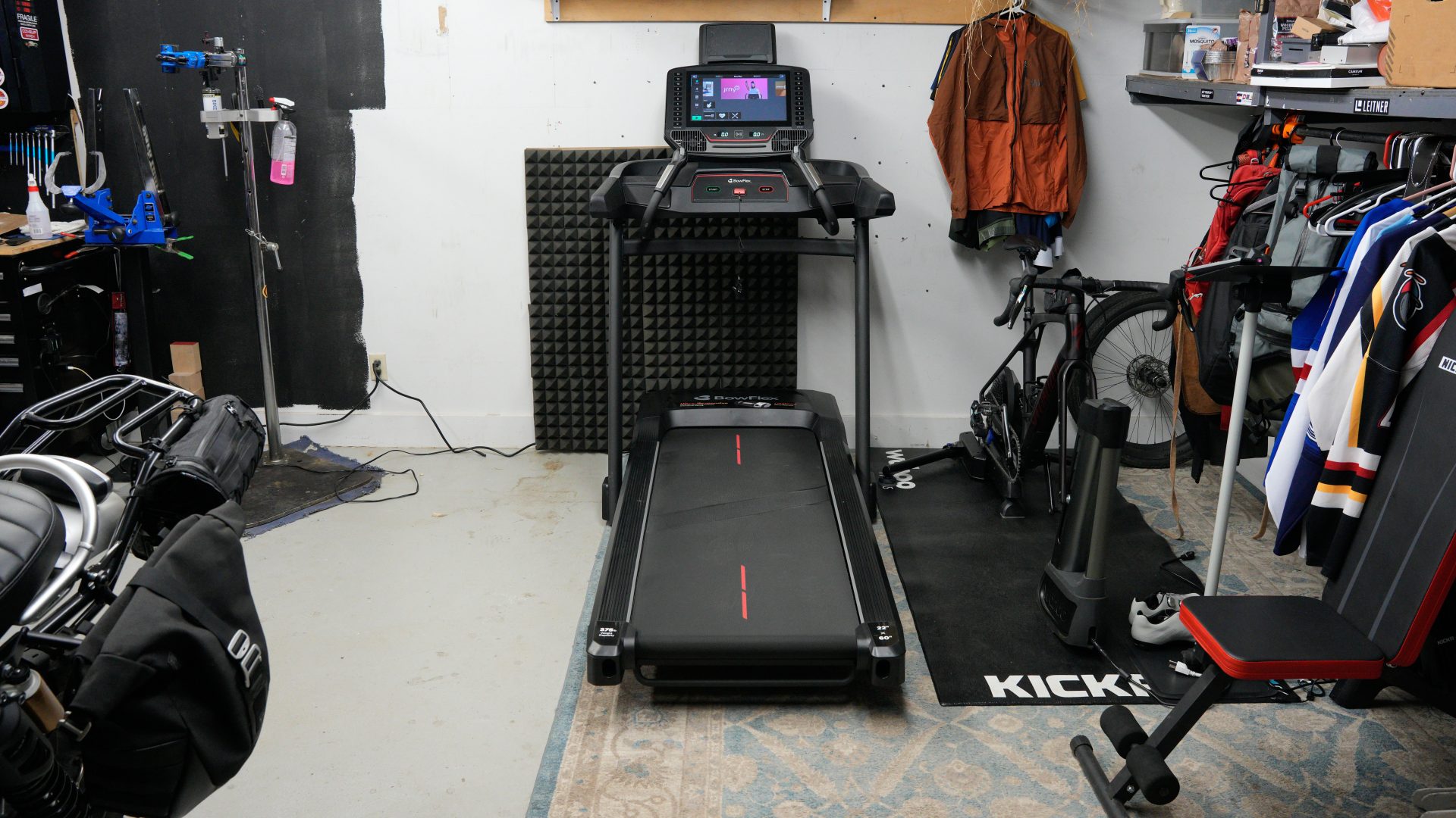 Беговая дорожка Bowflex T16 с ярким экраном | DGL.RU