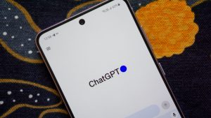 Бесплатный ChatGPT испортили. В чат-боте нашли рекламу, и это ужасно