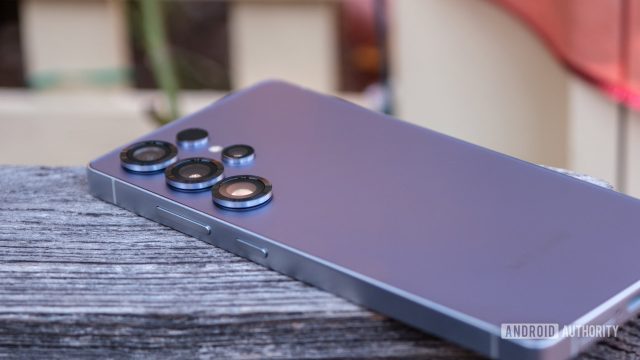 Бесполезные улучшения в камере Galaxy S26. Samsung снова разочаровала фанатов Камера Galaxy S26: скучные улучшения разочаруют | DGL.RU