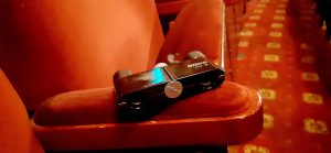 Обзор бинокля Nikon 4x10D CF: изящное устройство размером с кредитку