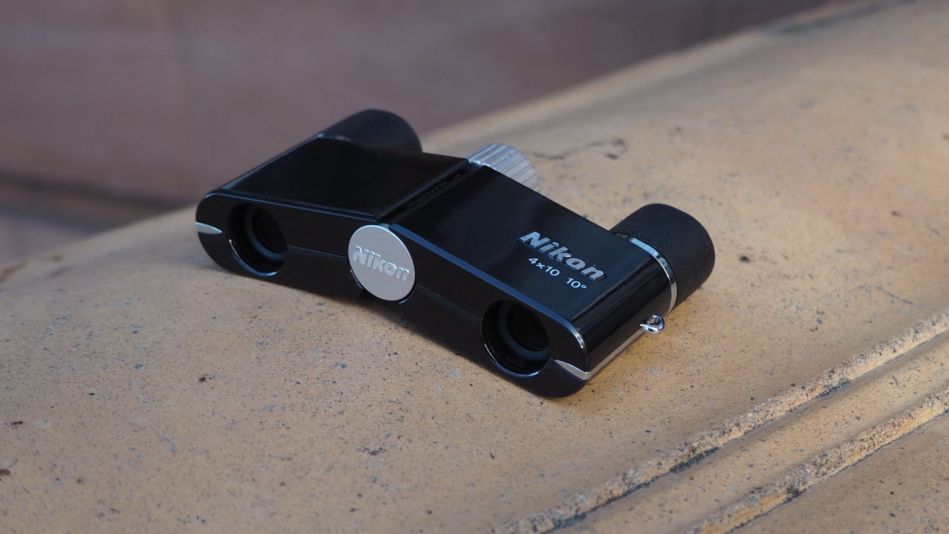 Бинокль Nikon 4x10D CF: крошечный помощник | DGL.RU
