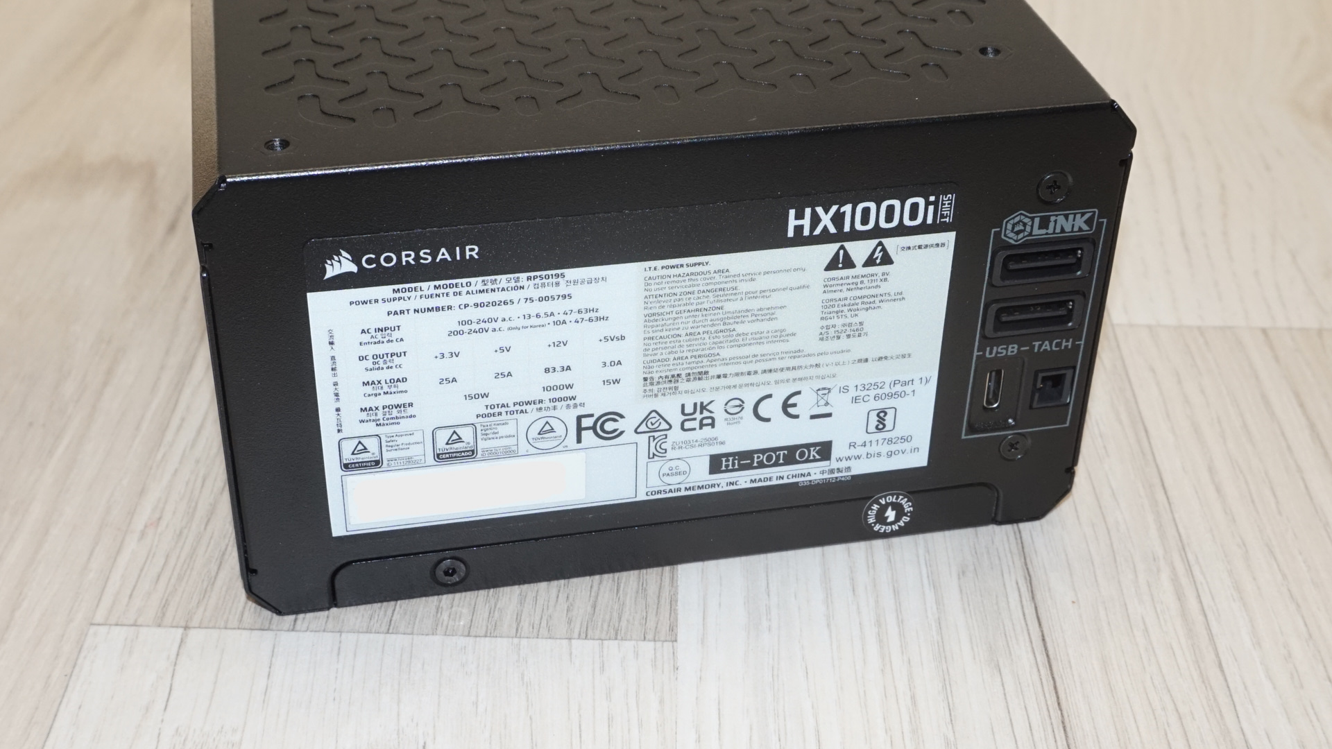 Обзор блока питания Corsair HX1000i SHIFT 1000W картинка Блок питания Corsair HX1000i SHIFT 1000W | DGL.RU