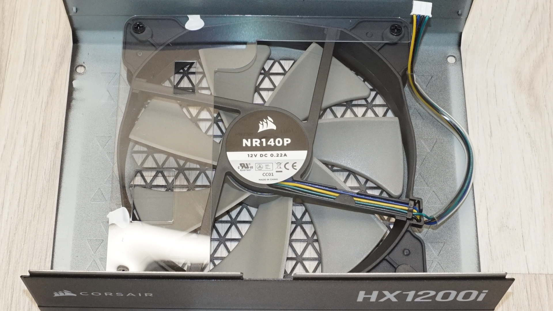 Блок питания Corsair HX1200i: платиновая эффективность