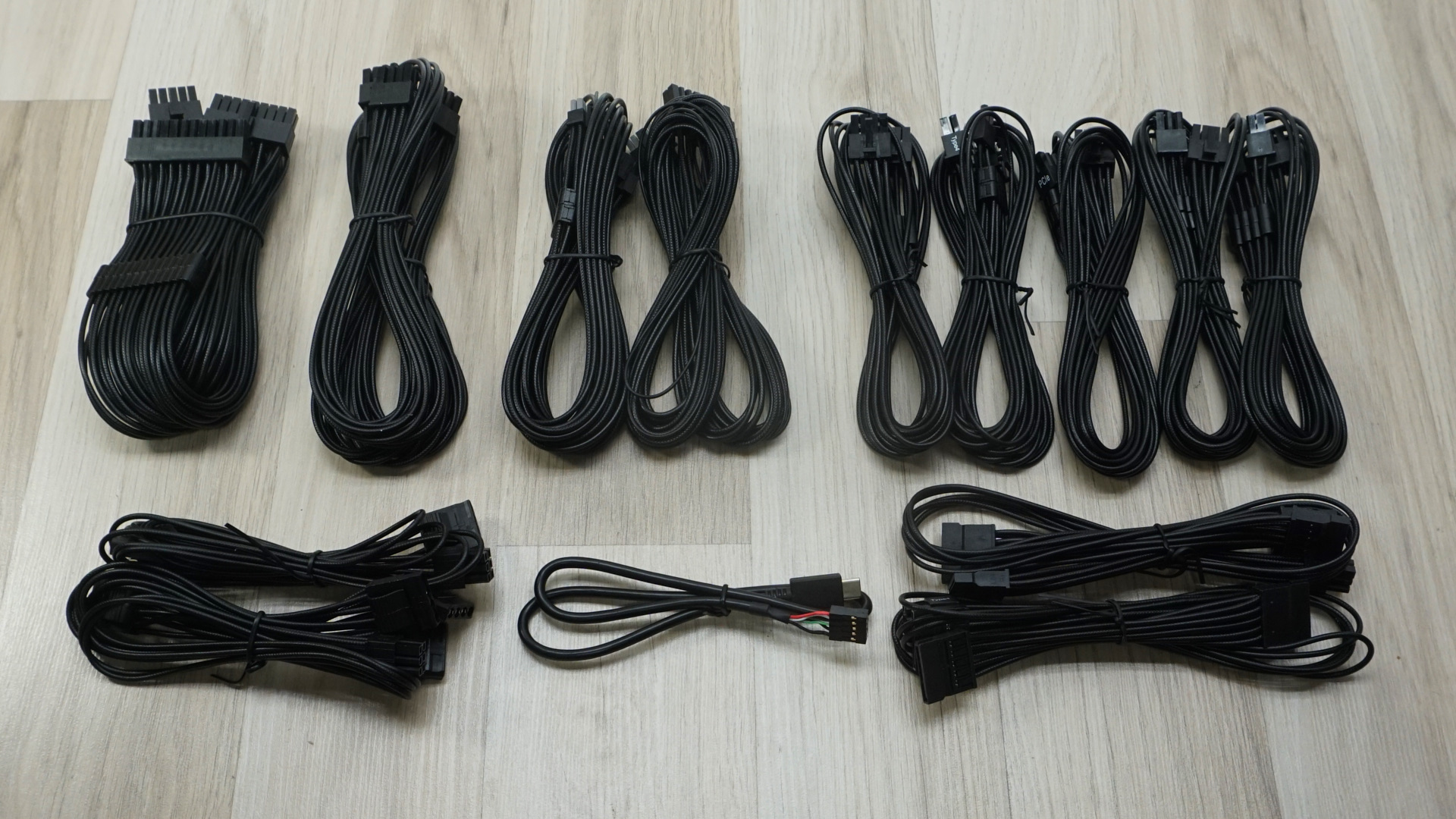 Блок питания Corsair HX1200i: платиновая эффективность