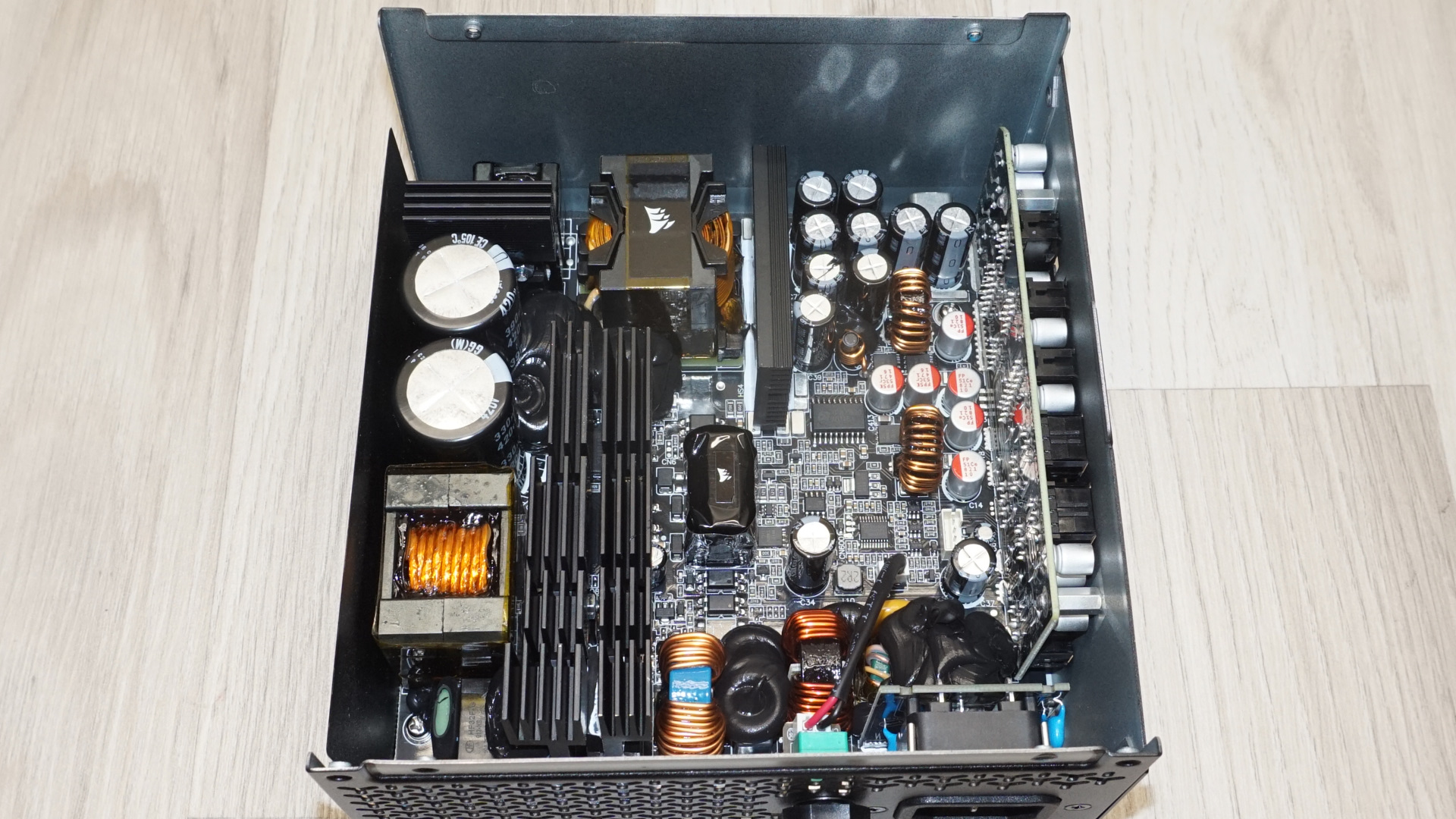 Блок питания Corsair RM850x SHIFT | DGL.RU