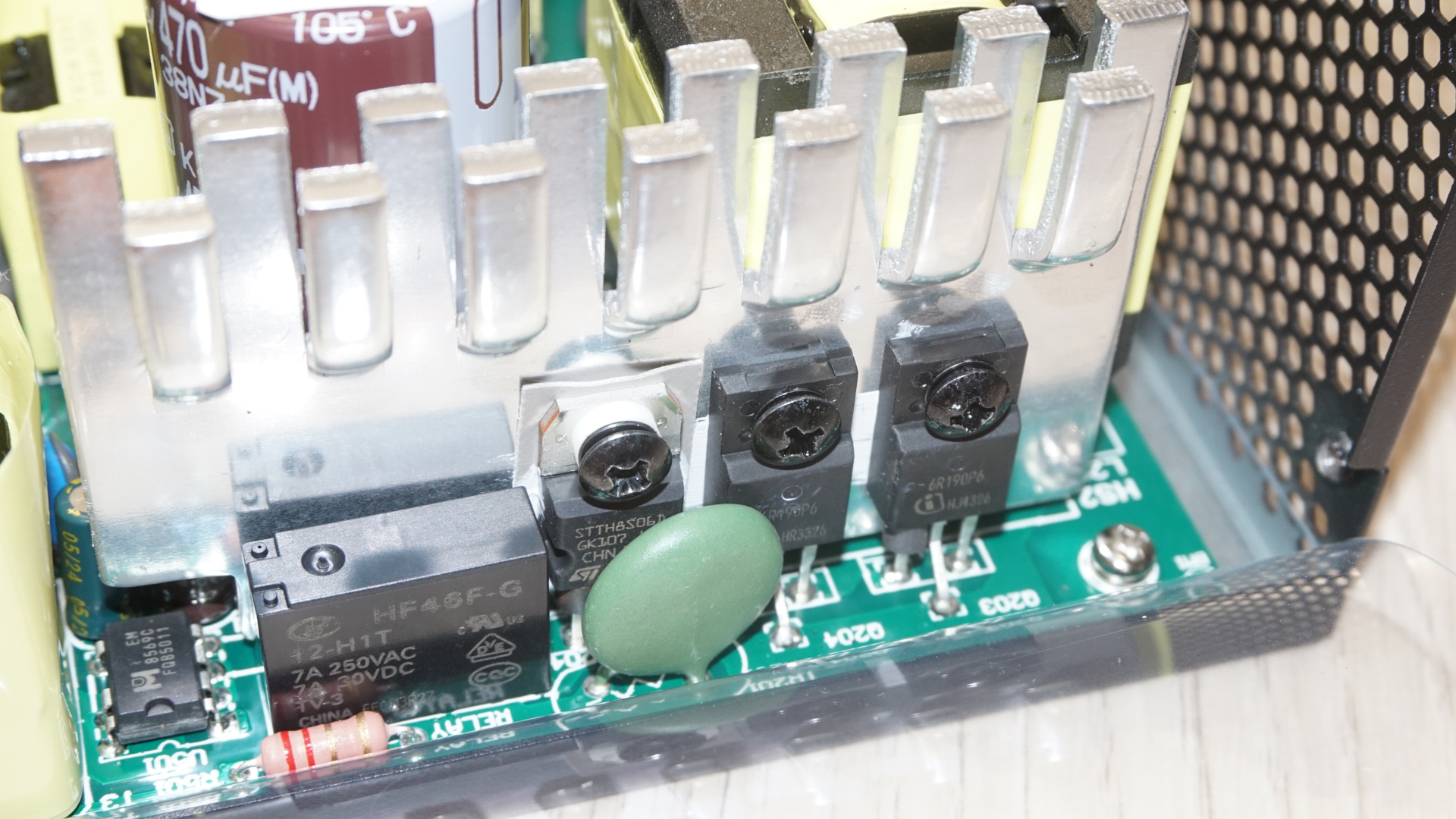 Обзор блока питания Seasonic G12 GC-750 мощностью 750 Вт картинка Блок питания Seasonic G12 GC-750 | DGL.RU