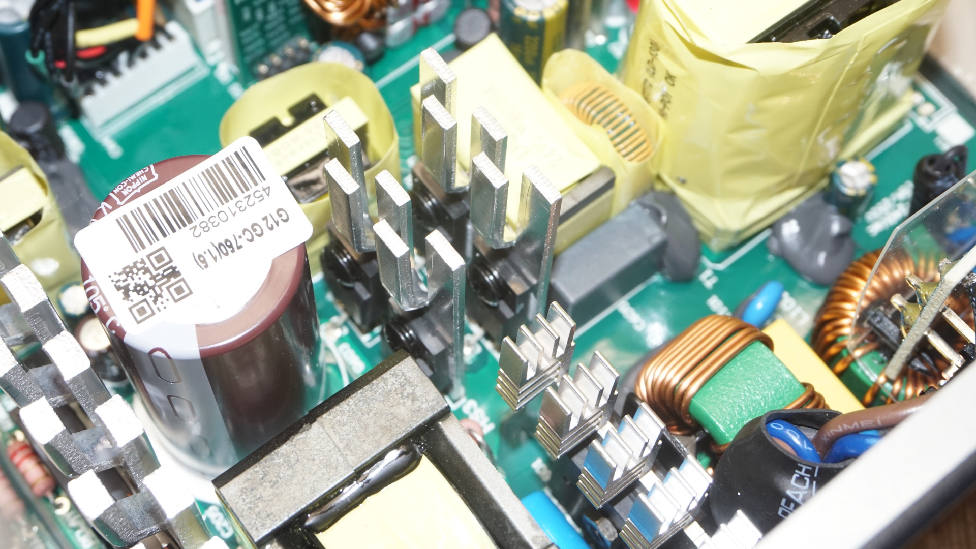 Обзор блока питания Seasonic G12 GC-750 мощностью 750 Вт картинка Блок питания Seasonic G12 GC-750 | DGL.RU