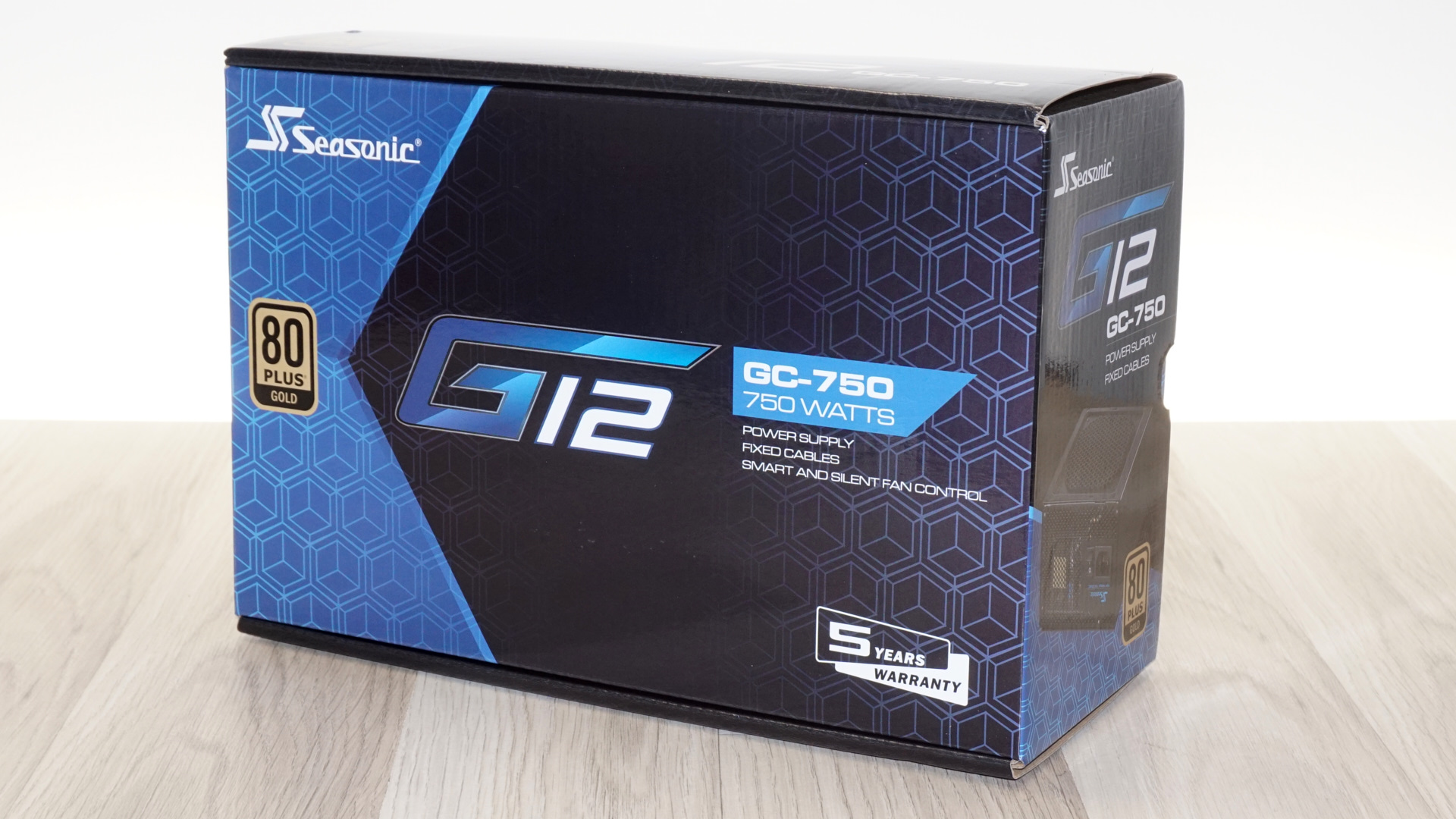 Обзор блока питания Seasonic G12 GC-750 мощностью 750 Вт картинка Блок питания Seasonic G12 GC-750 | DGL.RU
