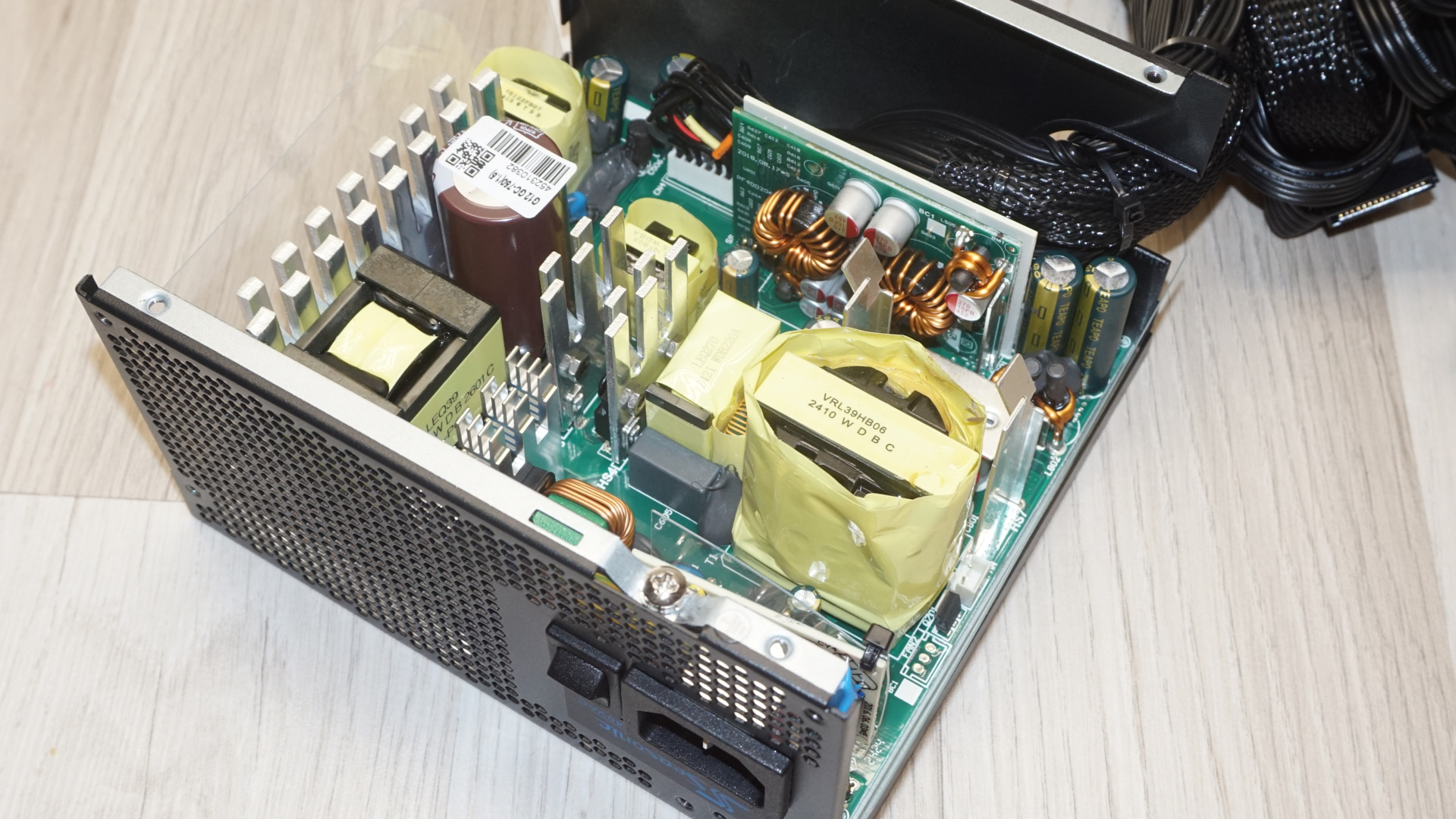 Обзор блока питания Seasonic G12 GC-750 мощностью 750 Вт картинка Блок питания Seasonic G12 GC-750 | DGL.RU