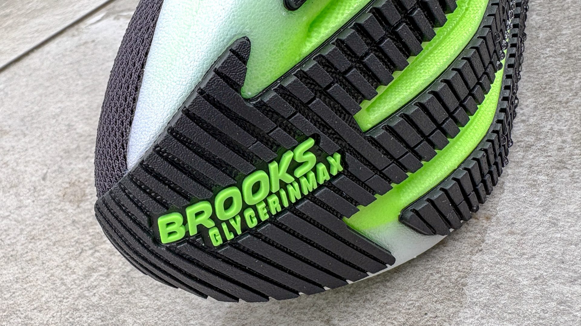 Brooks Glycerin Max 2: комфортные кроссовки | DGL.RU