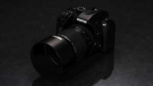Canon и Nikon плюнули на фанатов: почему старые зеркалки Pentax внезапно получили новую жизнь, а ваша камера — нет