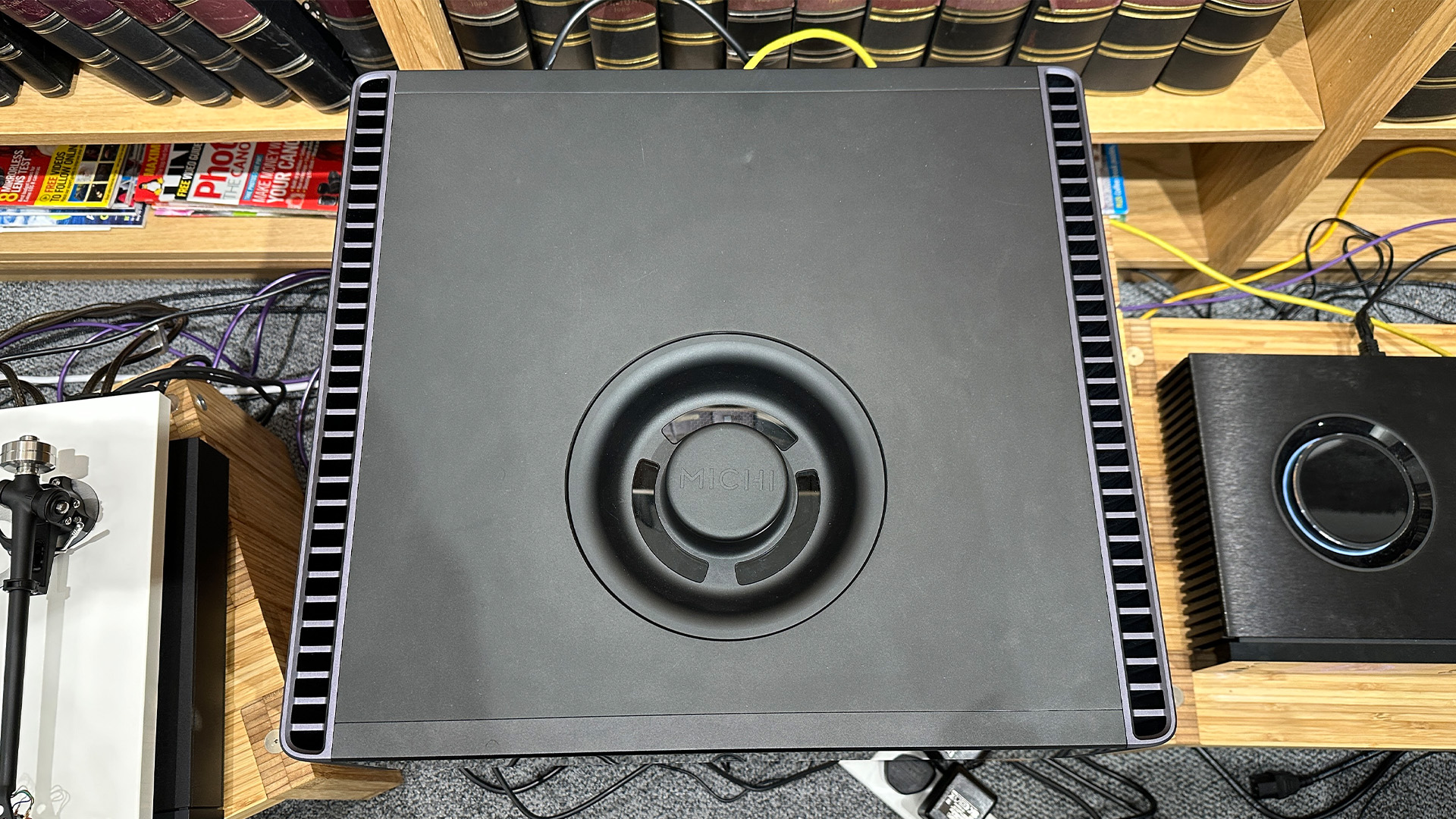 Обзор Rotel Michi Q5: выжмет максимум из компакт-дисков картинка CD-плеер Rotel Michi Q5: мощь и глубина звучания | DGL.RU