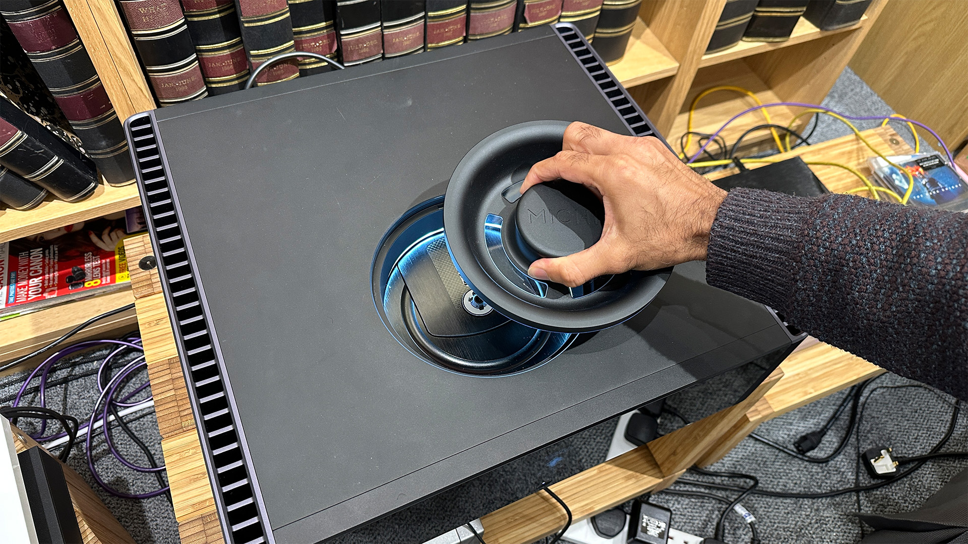 Обзор Rotel Michi Q5: выжмет максимум из компакт-дисков картинка CD-плеер Rotel Michi Q5: мощь и глубина звучания | DGL.RU