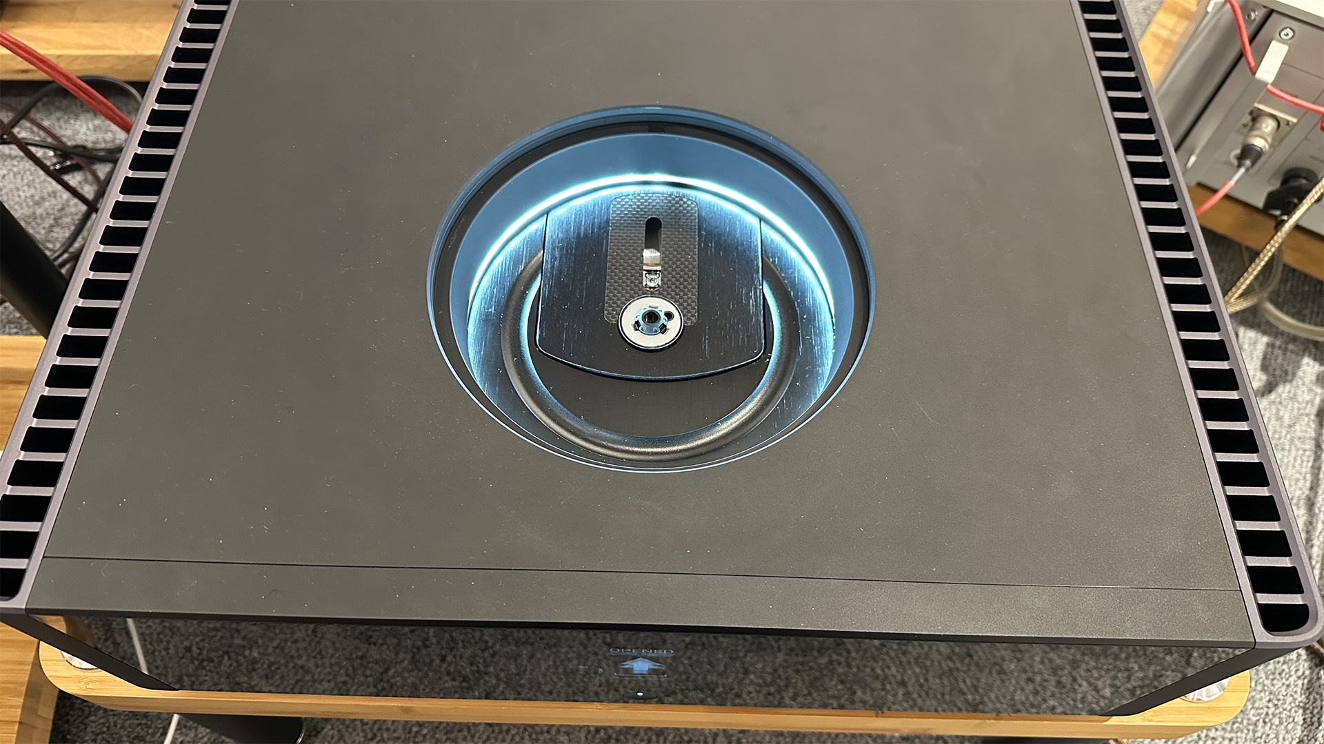 Обзор Rotel Michi Q5: выжмет максимум из компакт-дисков картинка CD-плеер Rotel Michi Q5: мощь и глубина звучания | DGL.RU