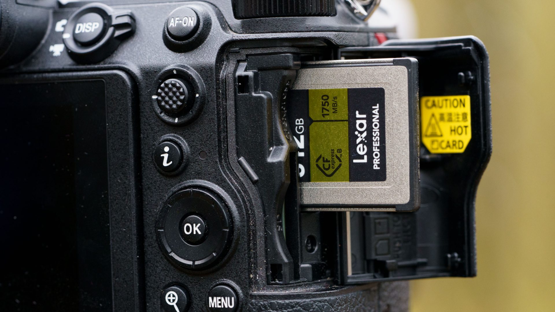 Обзор Lexar Professional CFexpress Type B Gold Series: запись 4K-видео без проблем картинка CFexpress Type B Gold Series: карта памяти | DGL.RU