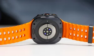 Galaxy Watch Ultra 2 выплывают из тени и готовят удар по Apple Ultra 3