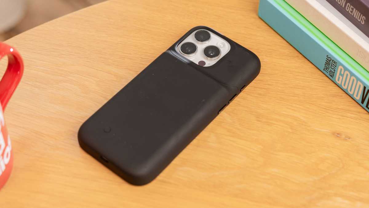 Чехол-аккумулятор Mophie Juice Pack для iPhone 16 | DGL.RU