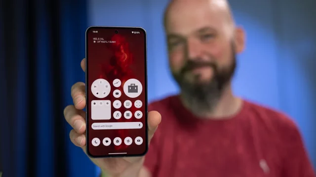 Черно-белое снова в моде как Apple и Google подсмотрели главную фишку у Nothing (2) Смартфон Nothing Phone (2): мода на монохром | DGL.RU