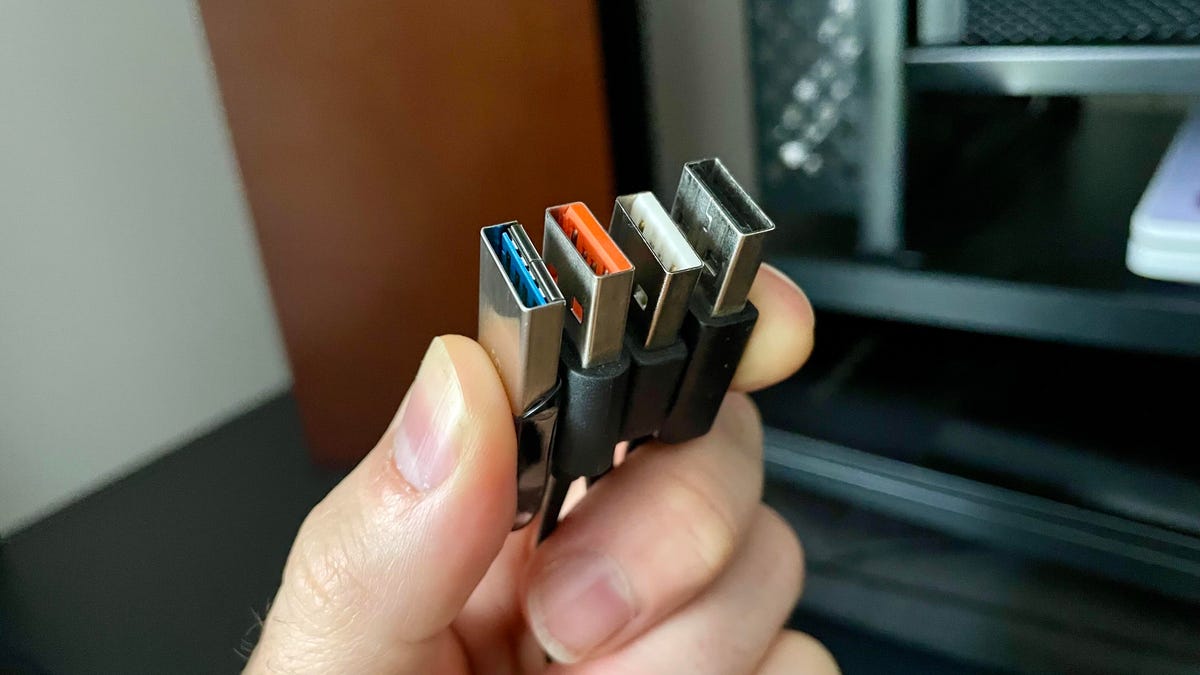 Внимание: оранжевый USB скрывает секрет, который вас удивит