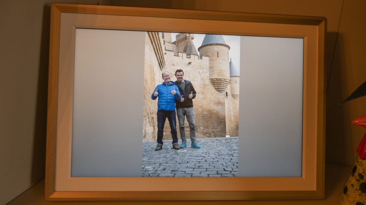 Цифровая фоторамка Arzopa D14 с экраном 14&Prime; | DGL.RU