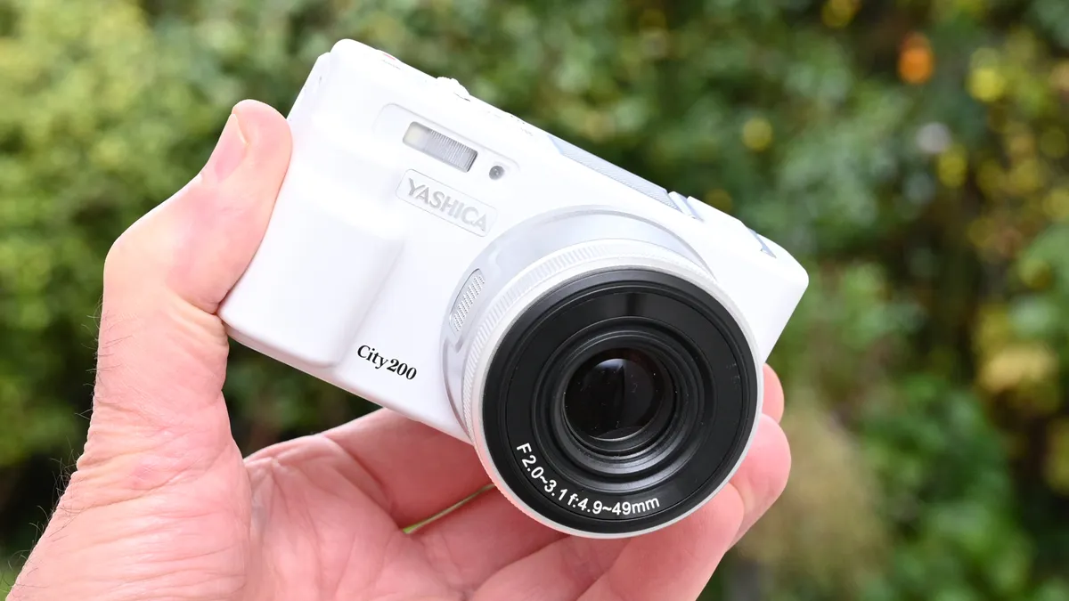 Yashica City 200