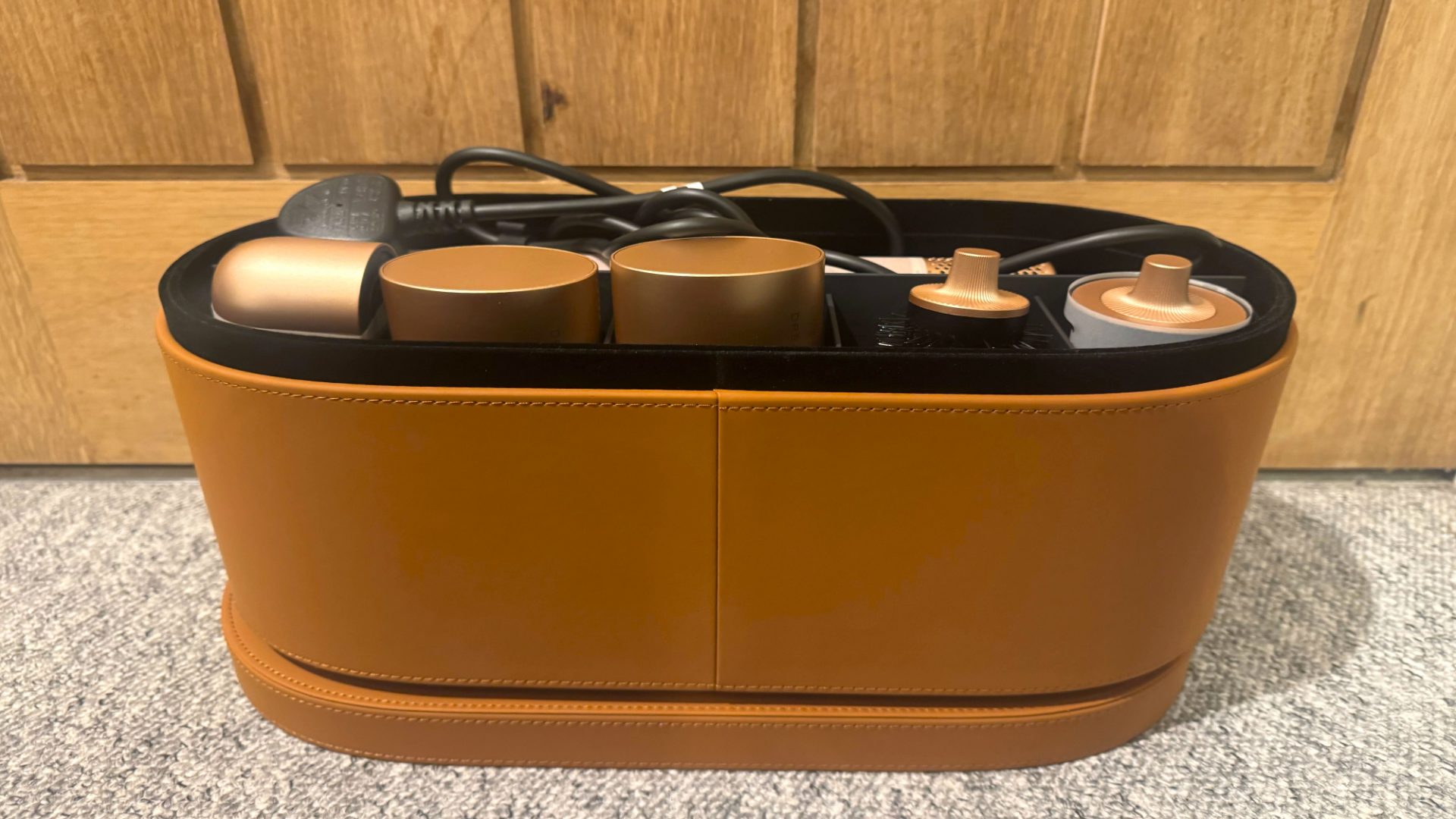 Обзор Dreame AirStyle Pro: этот мультистайлер слишком крут, чтобы быть хорошим картинка Dreame AirStyle Pro: стильный мультистайлер | DGL.RU