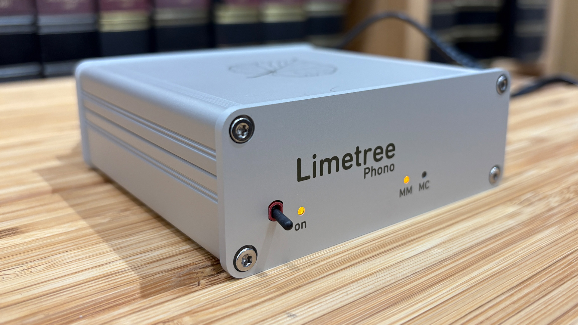 Обзор Lindemann Limetree Phono II: фонокорректор с подвижным магнитом картинка Фонокорректор Lindemann Limetree Phono II | DGL.RU